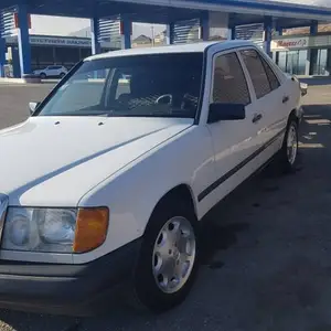 Mercedes-Benz W124, 1988