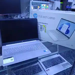 Ноутбук HP Laptop 15 Core i3-1215U / 8GB / 256GB SSD