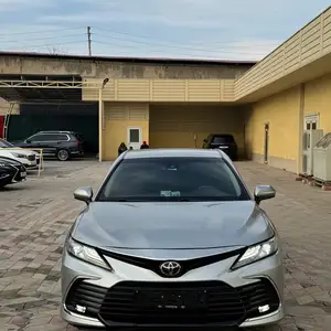 Toyota Camry, 2018