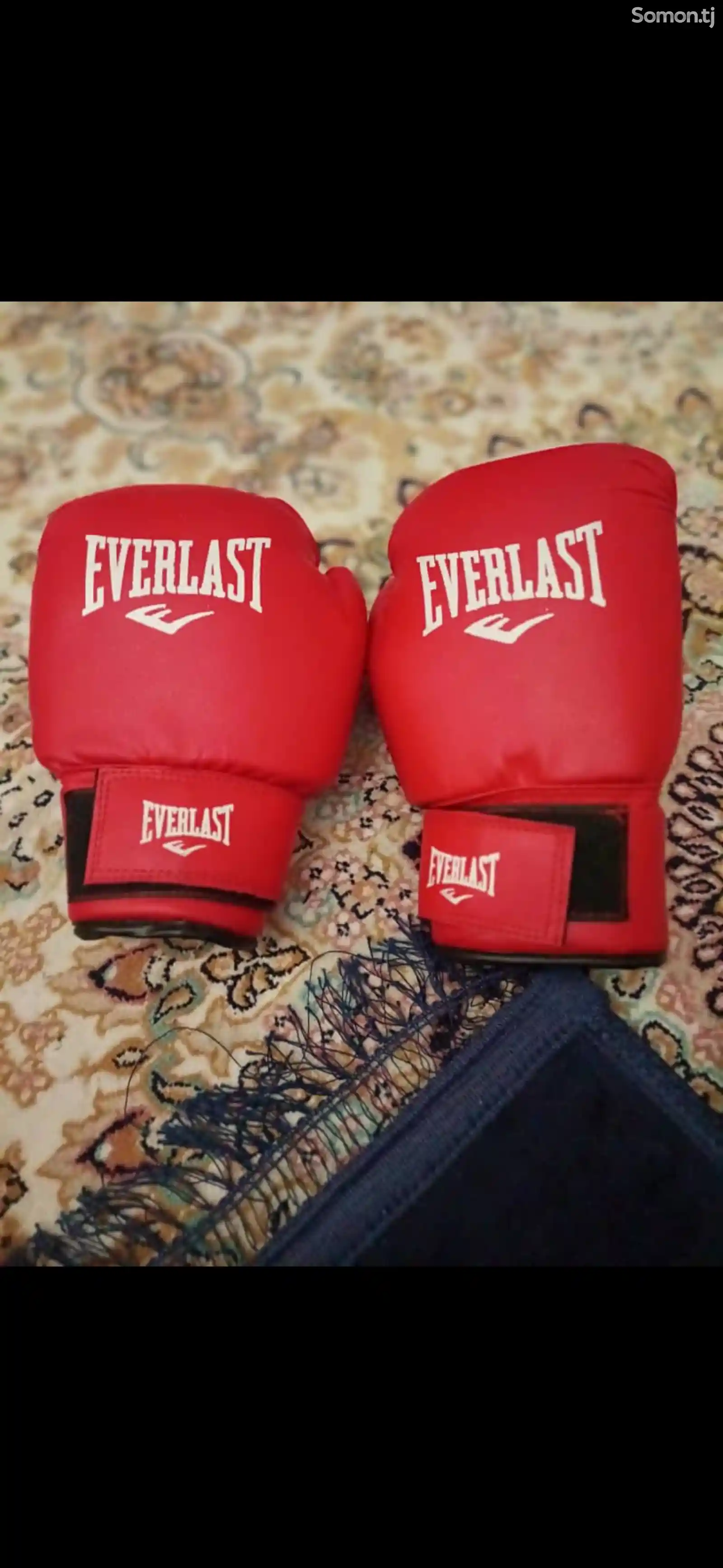 Боксерские перчатки Everlast-3
