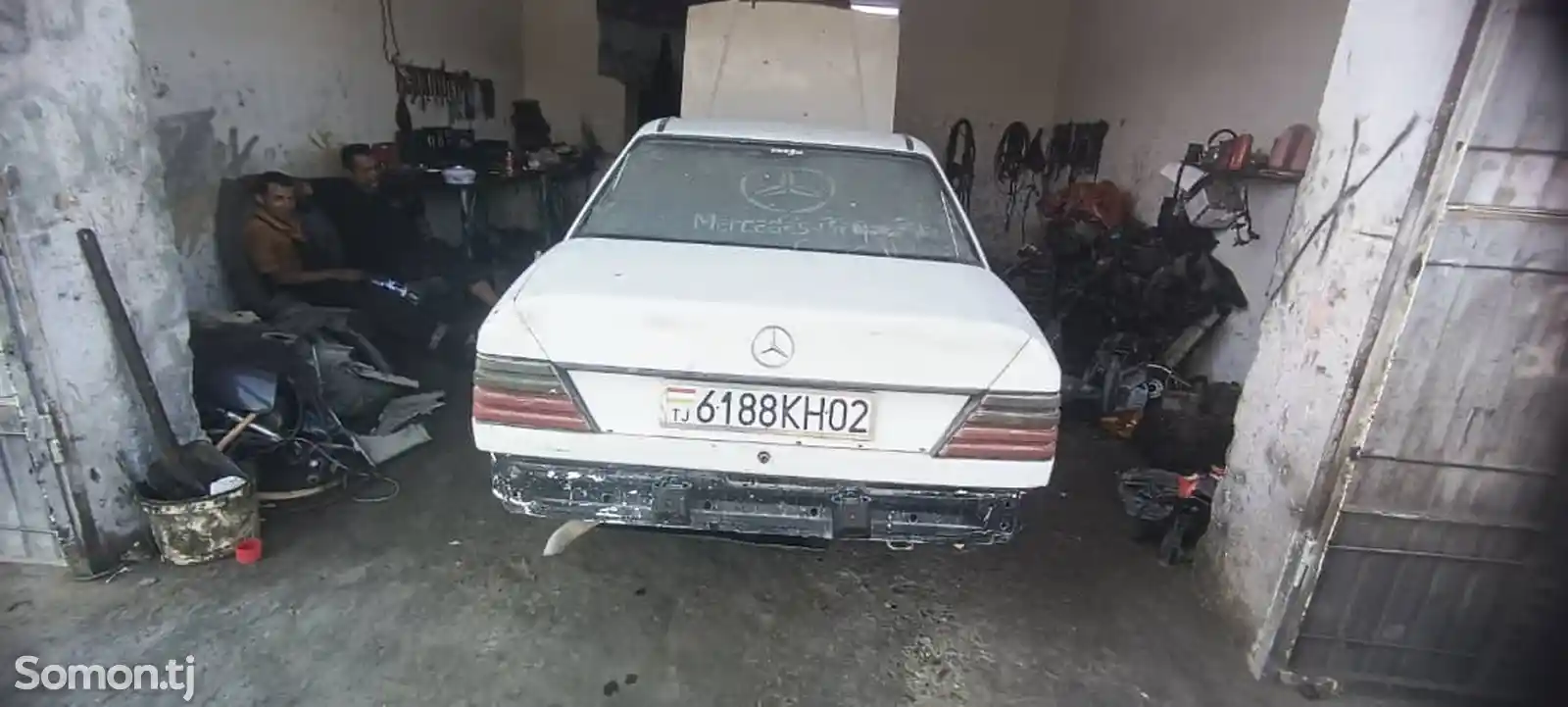 Mercedes-Benz W124, 1990 на запчасти-1