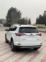 Toyota RAV 4, 2017-7