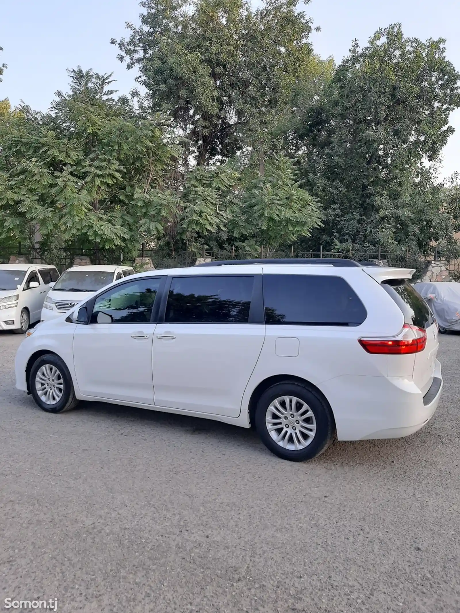 Toyota Sienna, 2015-7