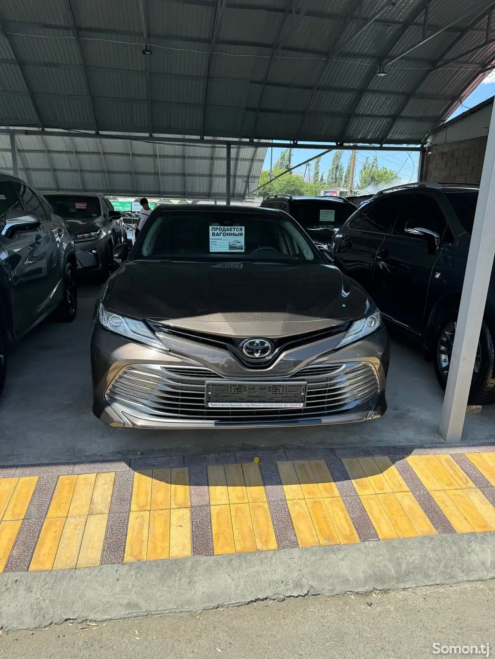 Toyota Camry, 2018-1