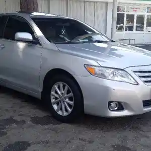 Toyota Camry, 2011