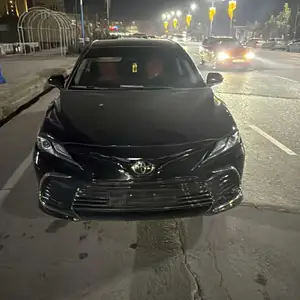 Toyota Camry, 2018