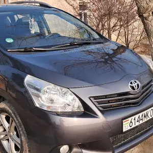 Toyota Verso, 2010