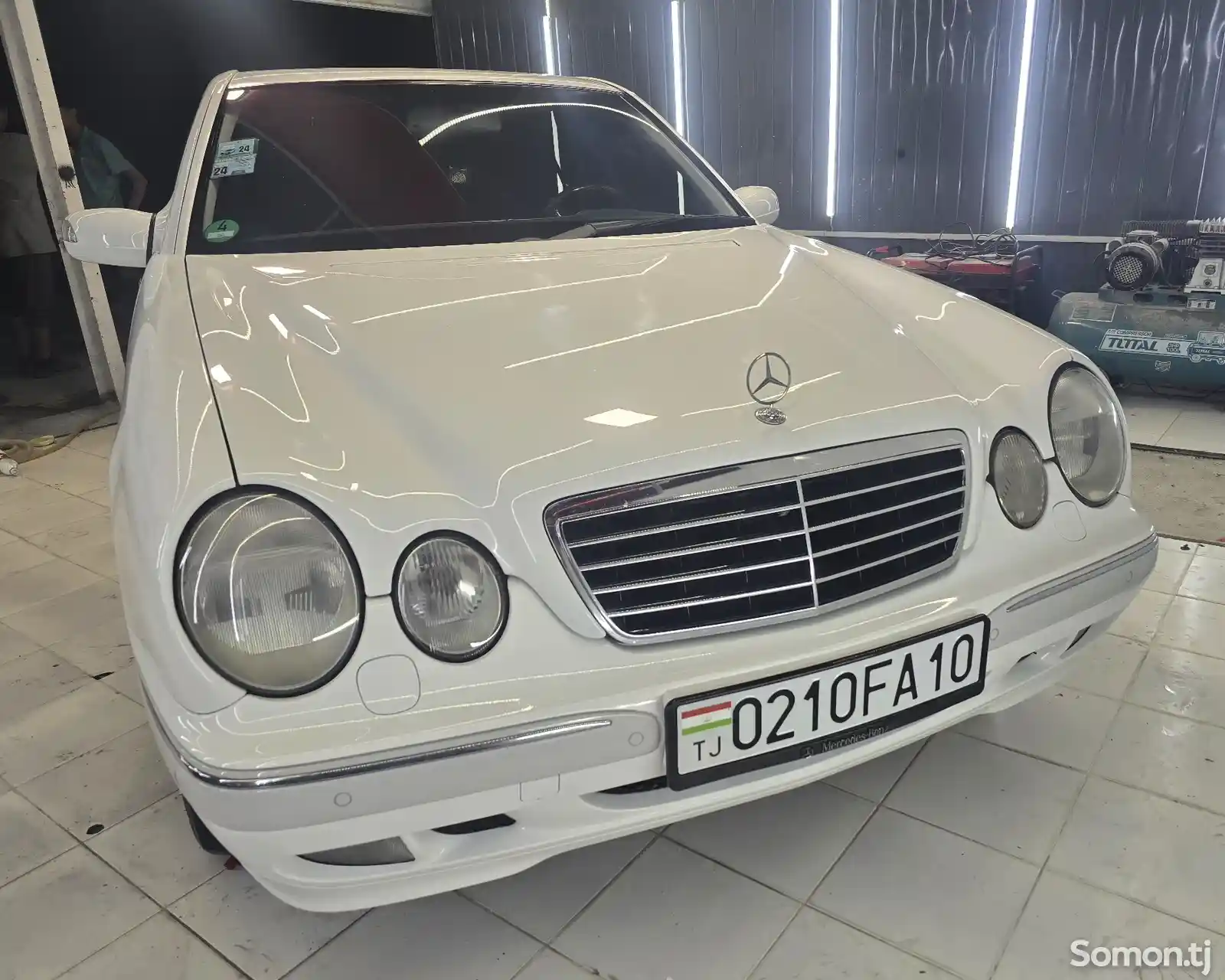 Mercedes-Benz E class, 2000-4