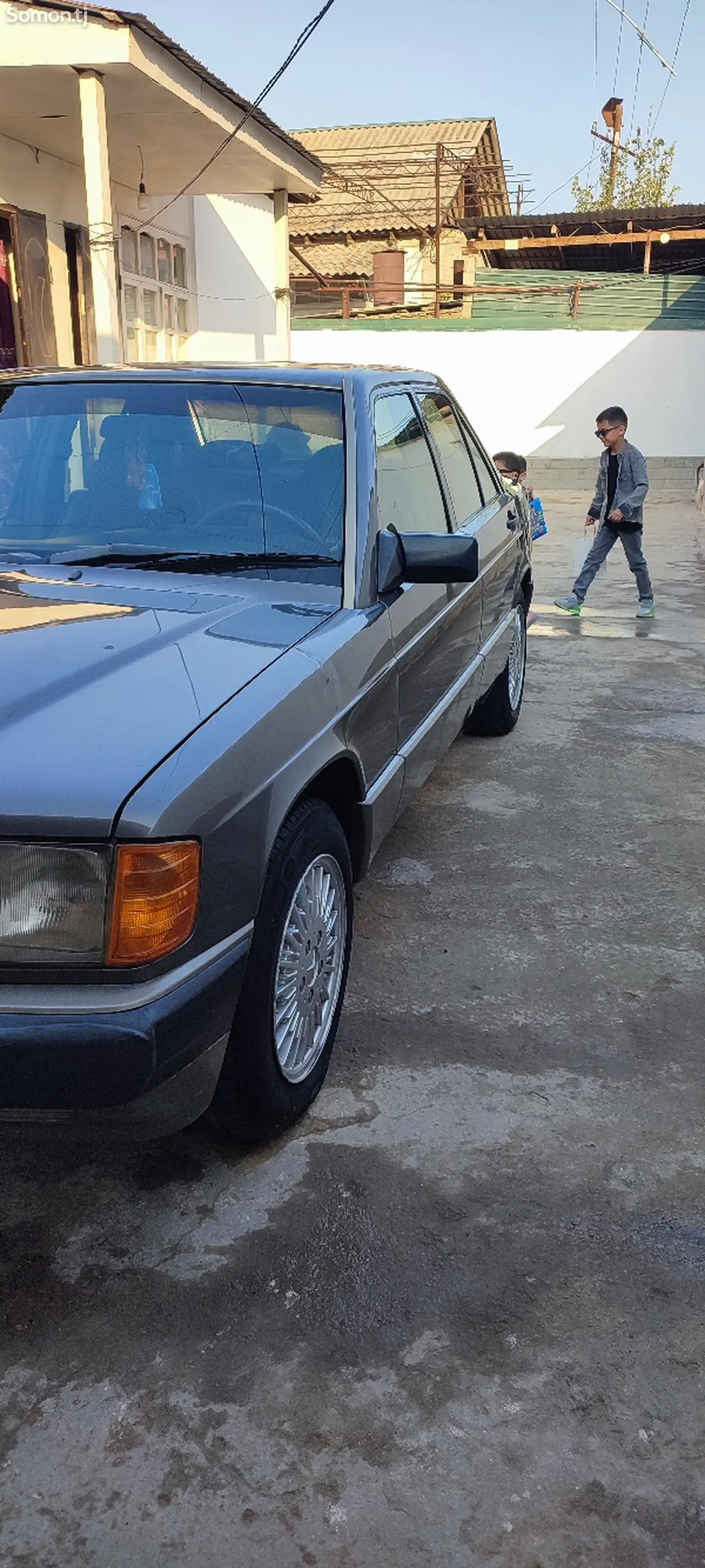 Mercedes-Benz W201, 1990-1