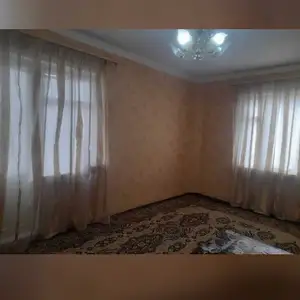 2-комн. квартира, 3 этаж, 60м², кучаи Камоли Хуҷандӣ 121/8