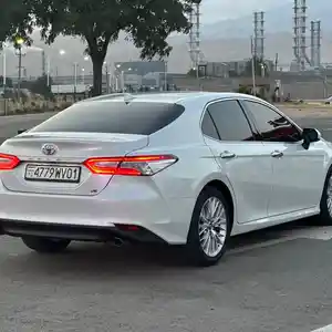 Toyota Camry, 2019