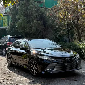 Toyota Camry, 2018