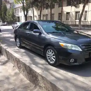 Toyota Camry, 2011