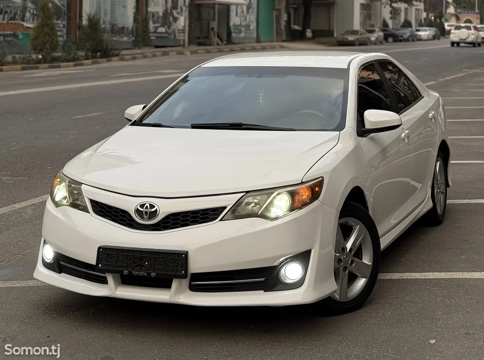 Toyota Camry, 2012-1