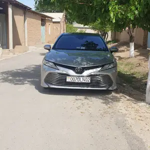 Toyota Camry, 2018