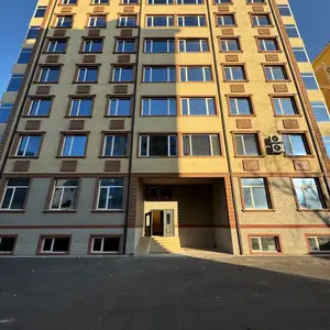 2-комн. квартира, 5 этаж, 60 м², Центр, Универмаг