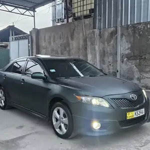 Toyota Camry, 2010