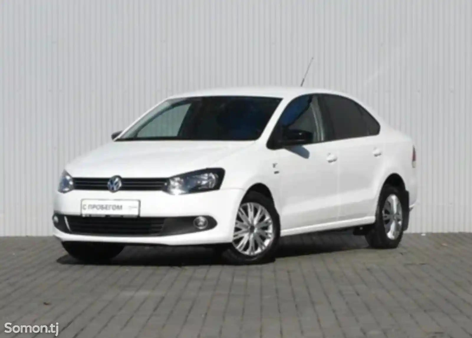 Лобовое стекло на Volkswagen Polo 2012