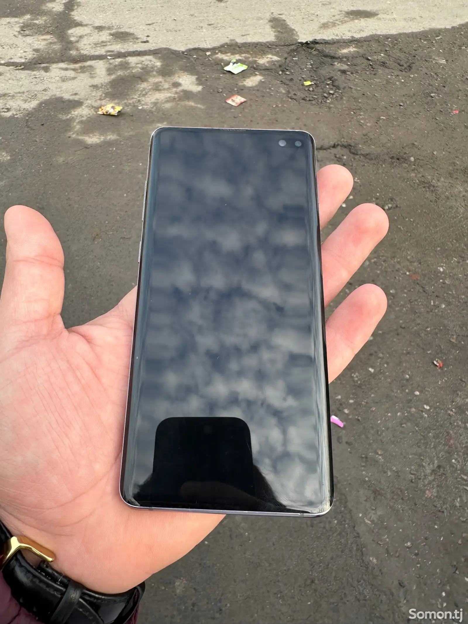 Samsung Galaxy S10 Plus-1