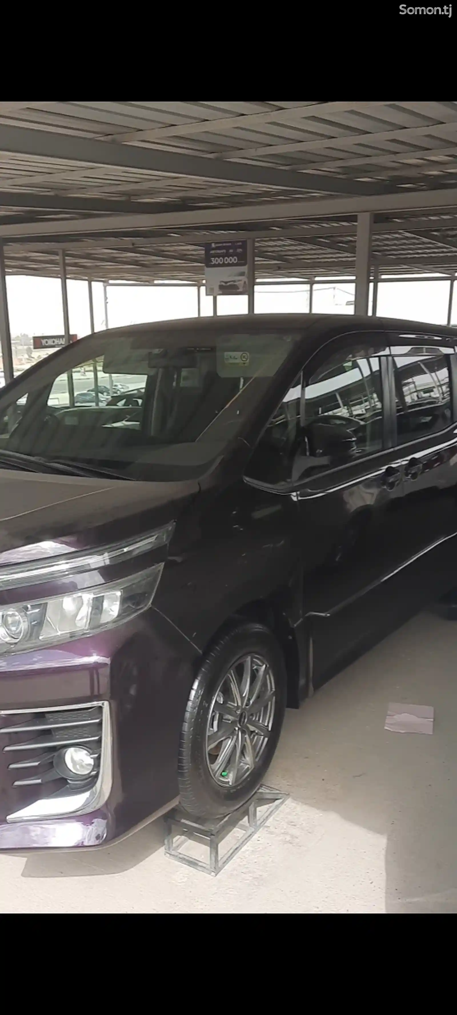 Toyota Voxy, 2014-6