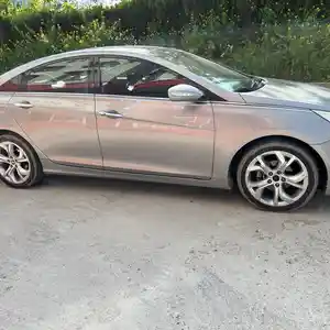 Hyundai Sonata, 2011