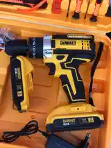 Шуруповерт DeWalt-2