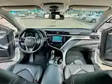 Toyota Camry, 2018-13