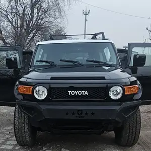 Toyota FJ Cruiser, 2011