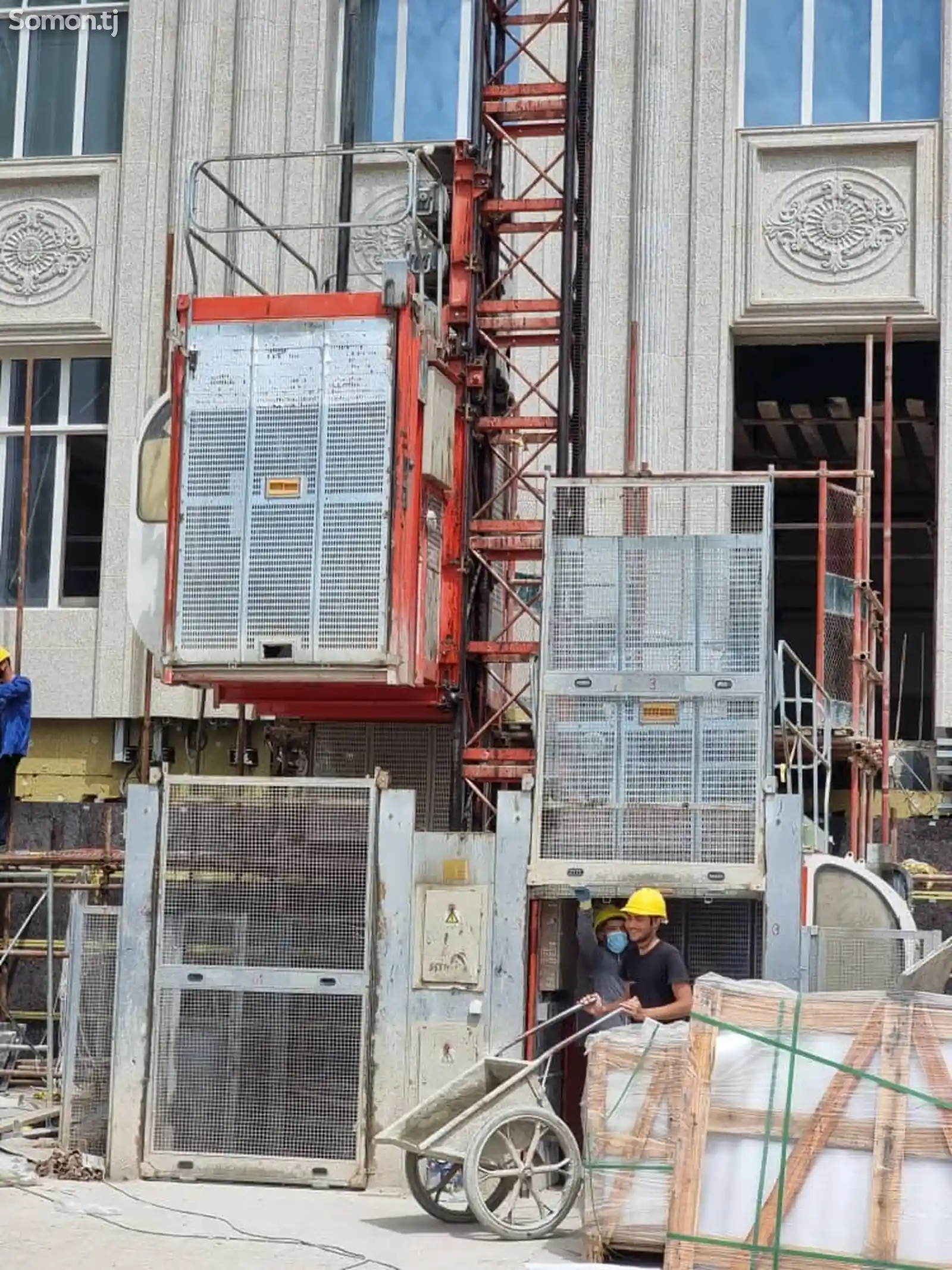 Грузовой лифт для строительства-2