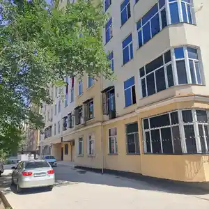 3-комн. квартира, 1 этаж, 74 м², 4мкр