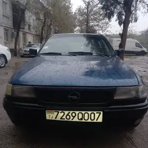 Opel Astra H, 1993