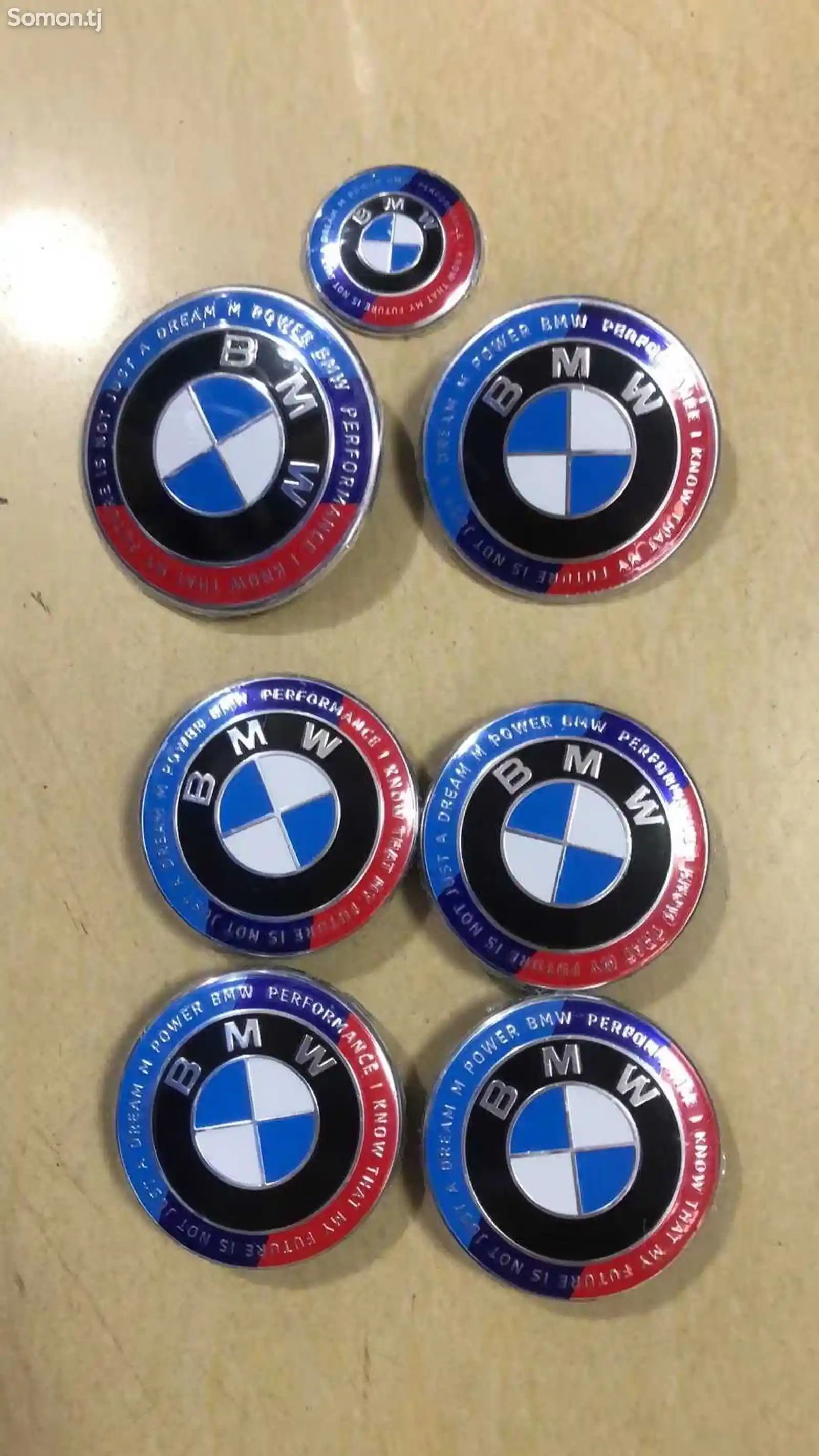 Значок на BMW-4