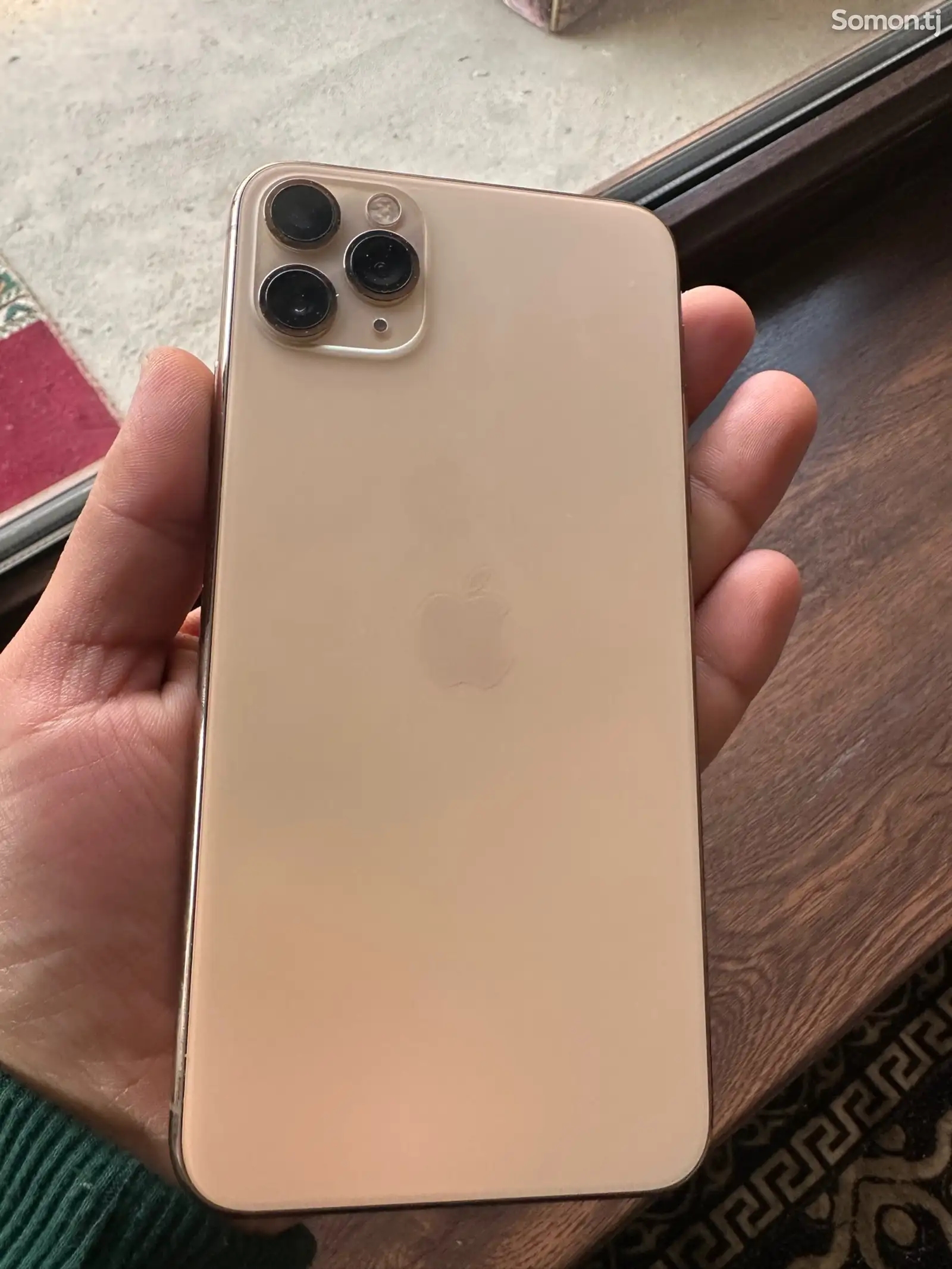 Apple iPhone 11 Pro Max, 256 gb, Gold-1