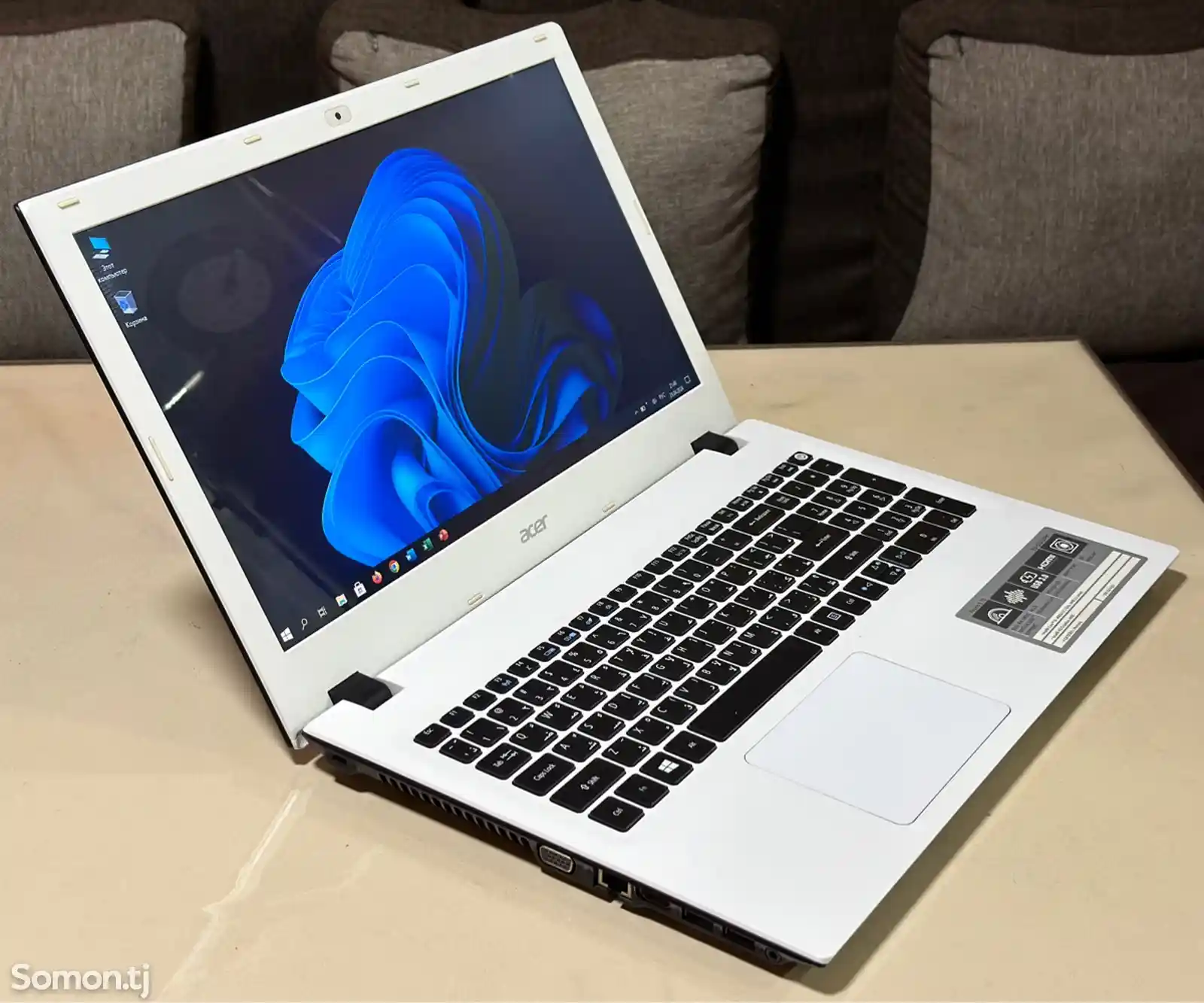 Ноутбук Acer E5-573 i3-4gen-3