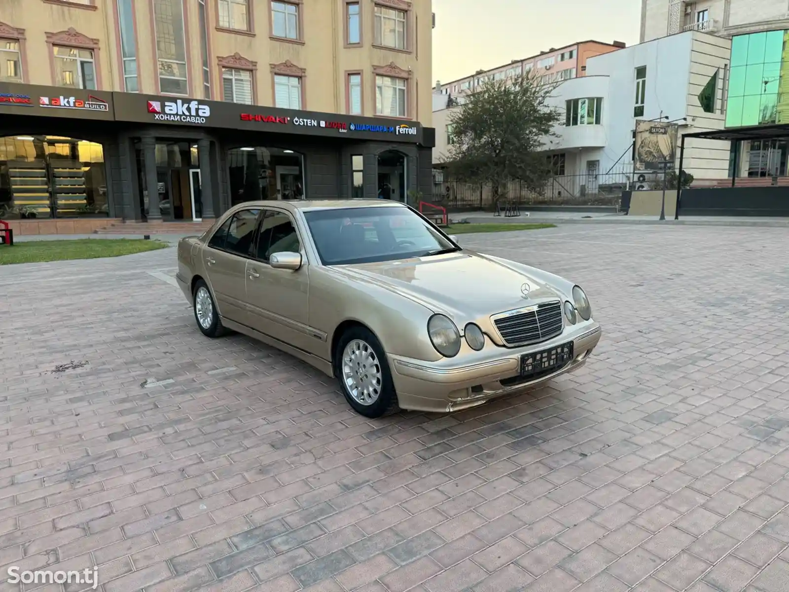 Mercedes-Benz E class, 2000-1