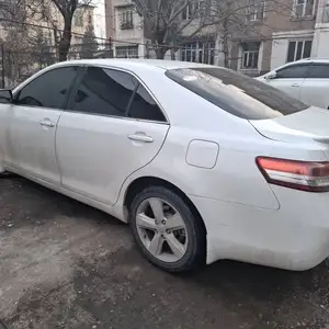 Toyota Camry, 2011