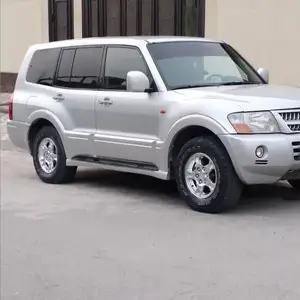 Mitsubishi Pajero, 2004