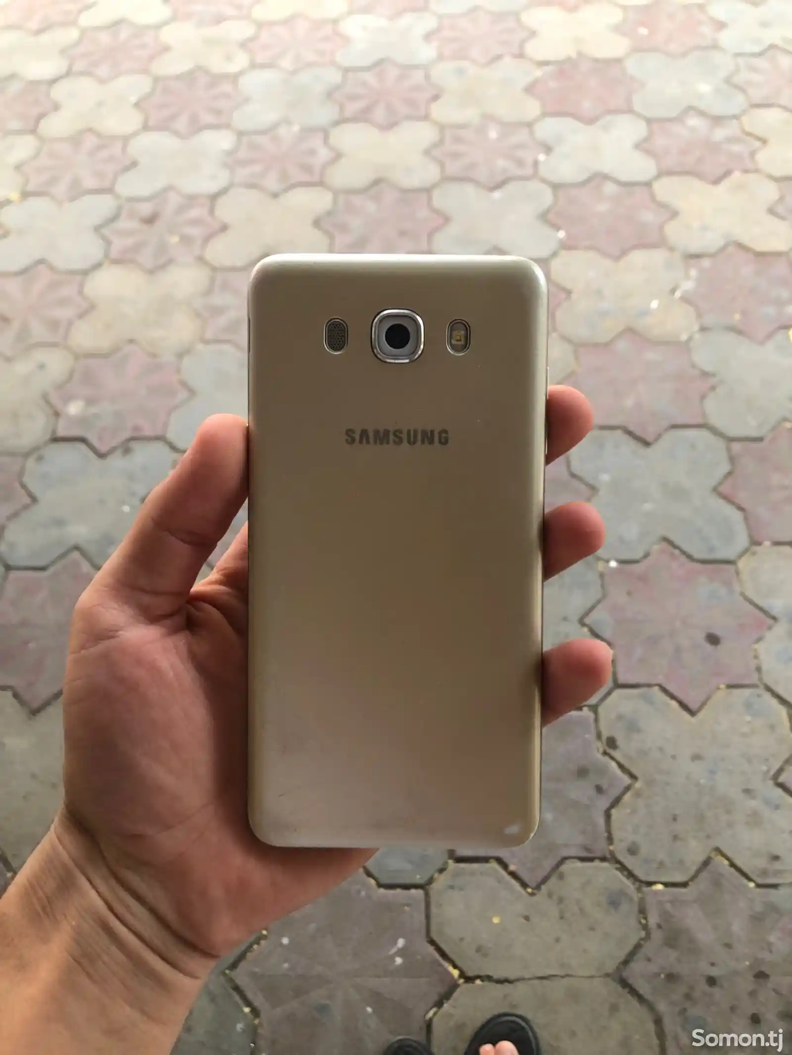 Samsung Galaxy J7-3