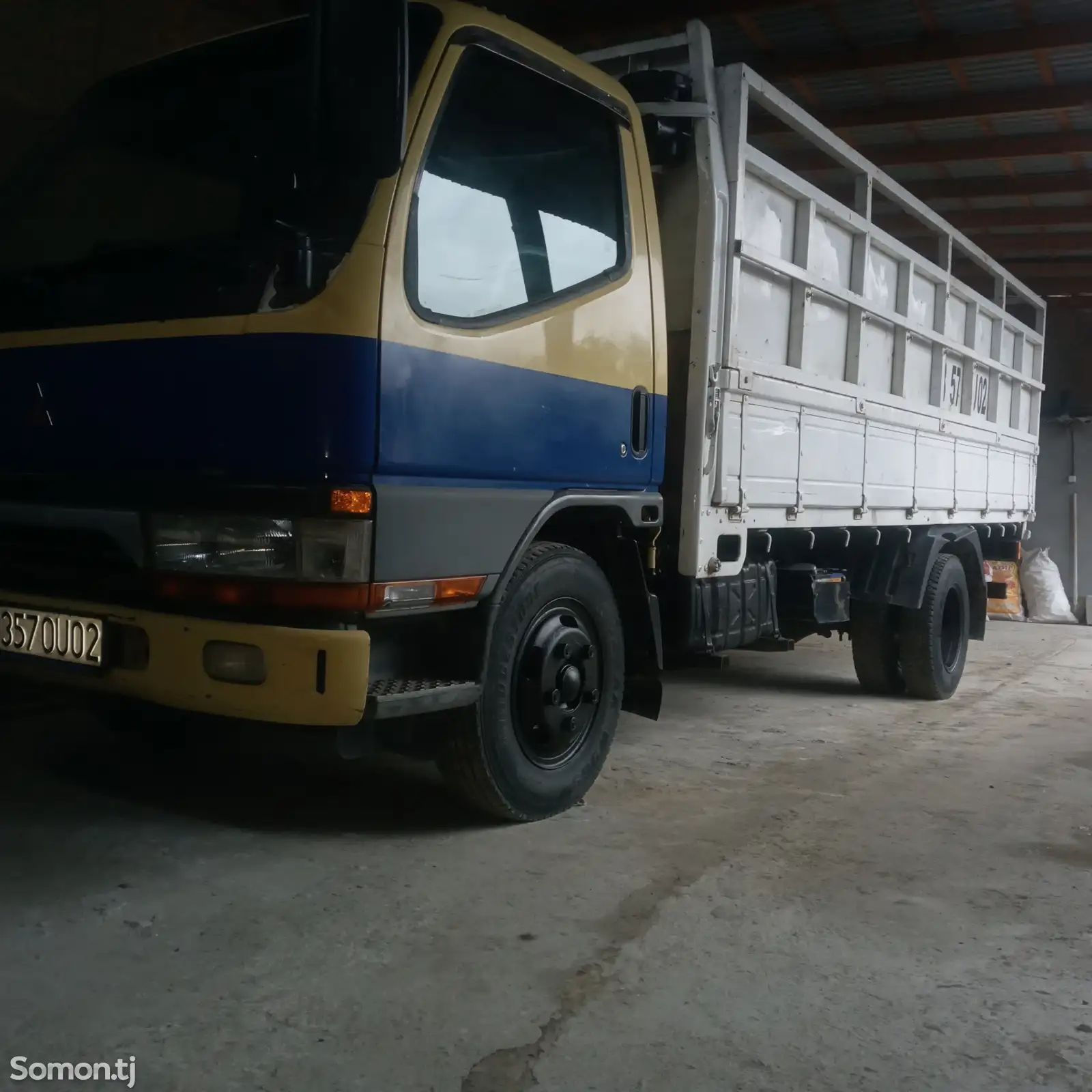 Бортовой автомобиль Mitsubishi Fuso Canter, 1998-5