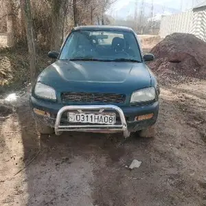 Toyota RAV4, 1999