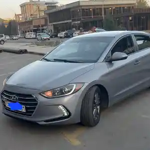 Hyundai Elantra, 2016