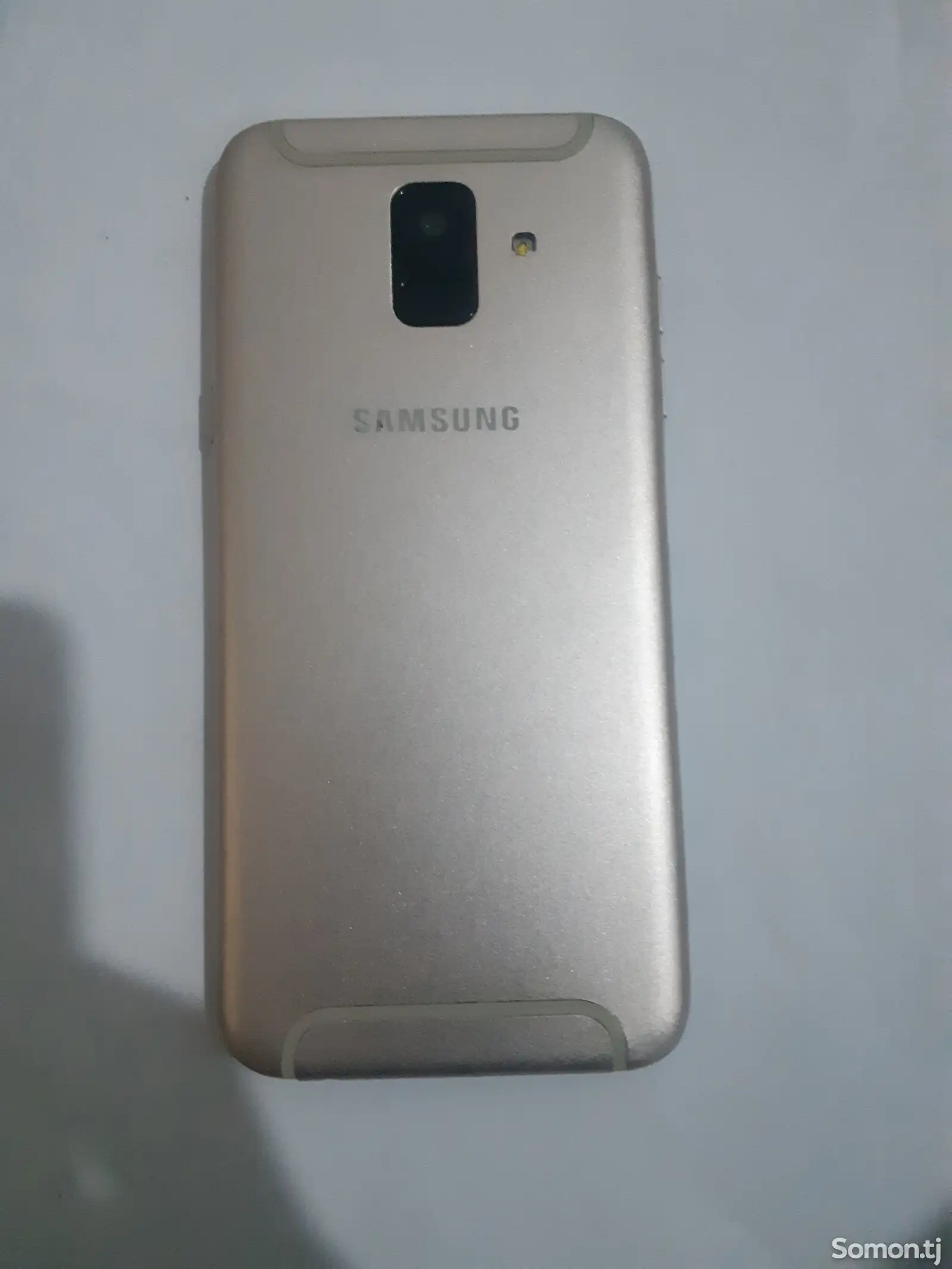 Samsung Galaxy A6-1