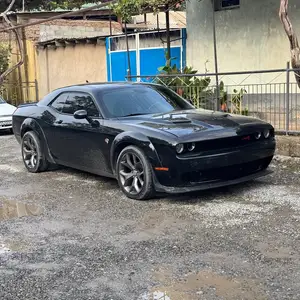 Dodge Challenger, 2015