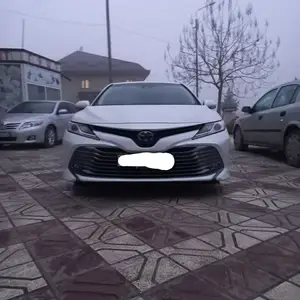 Toyota Camry, 2018