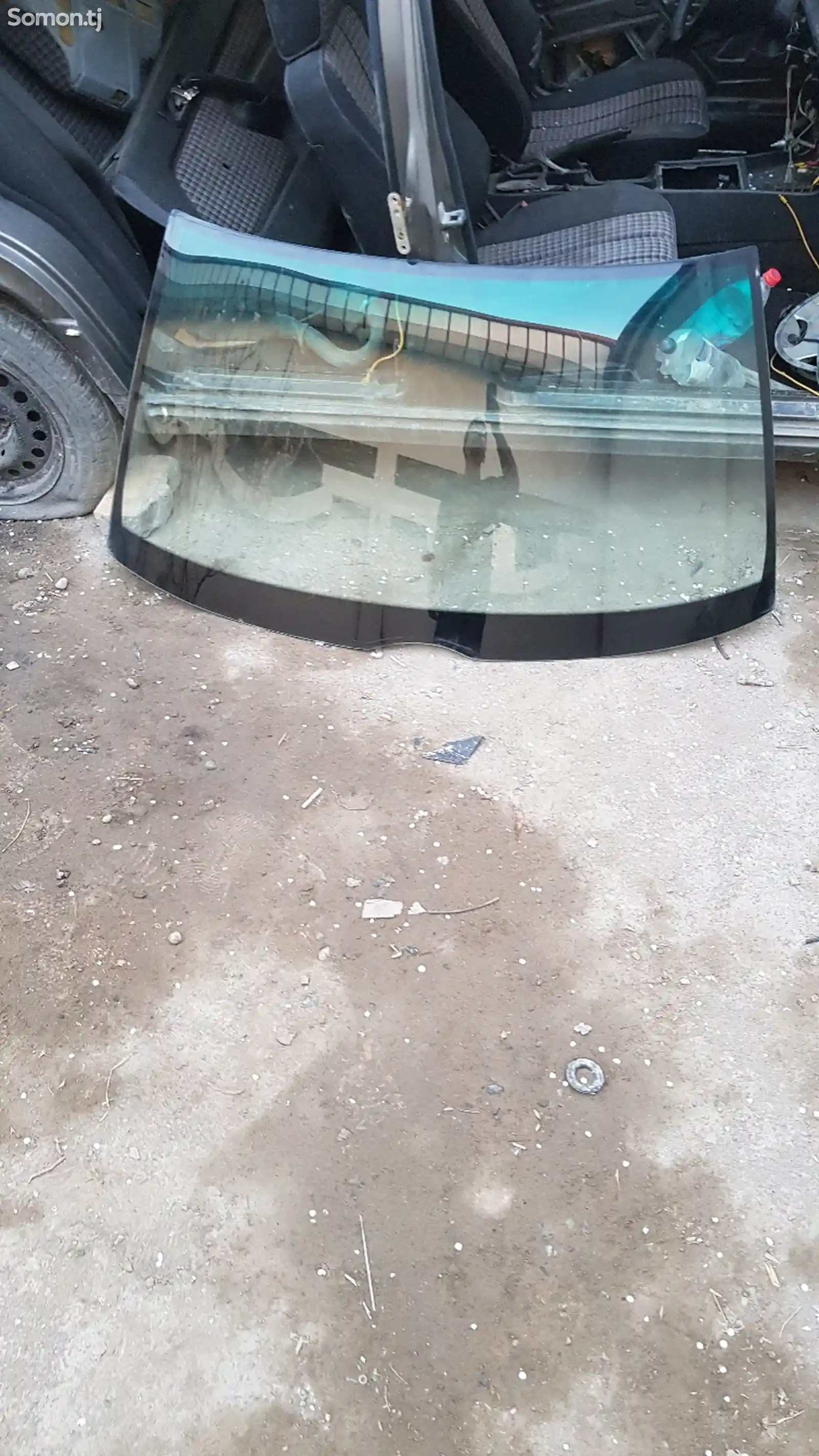 Лобовое стекло от Mercedes-Benz w124-4
