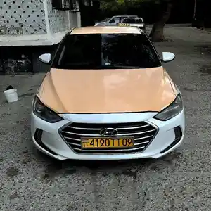 Hyundai Elantra, 2017