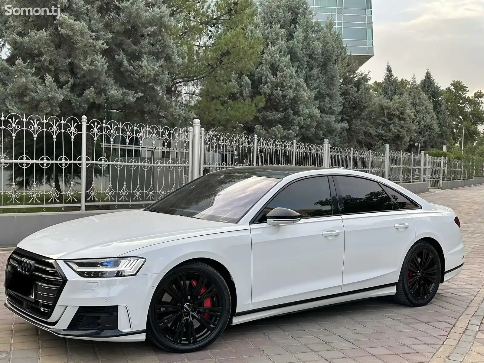 Audi A8, 2021-2