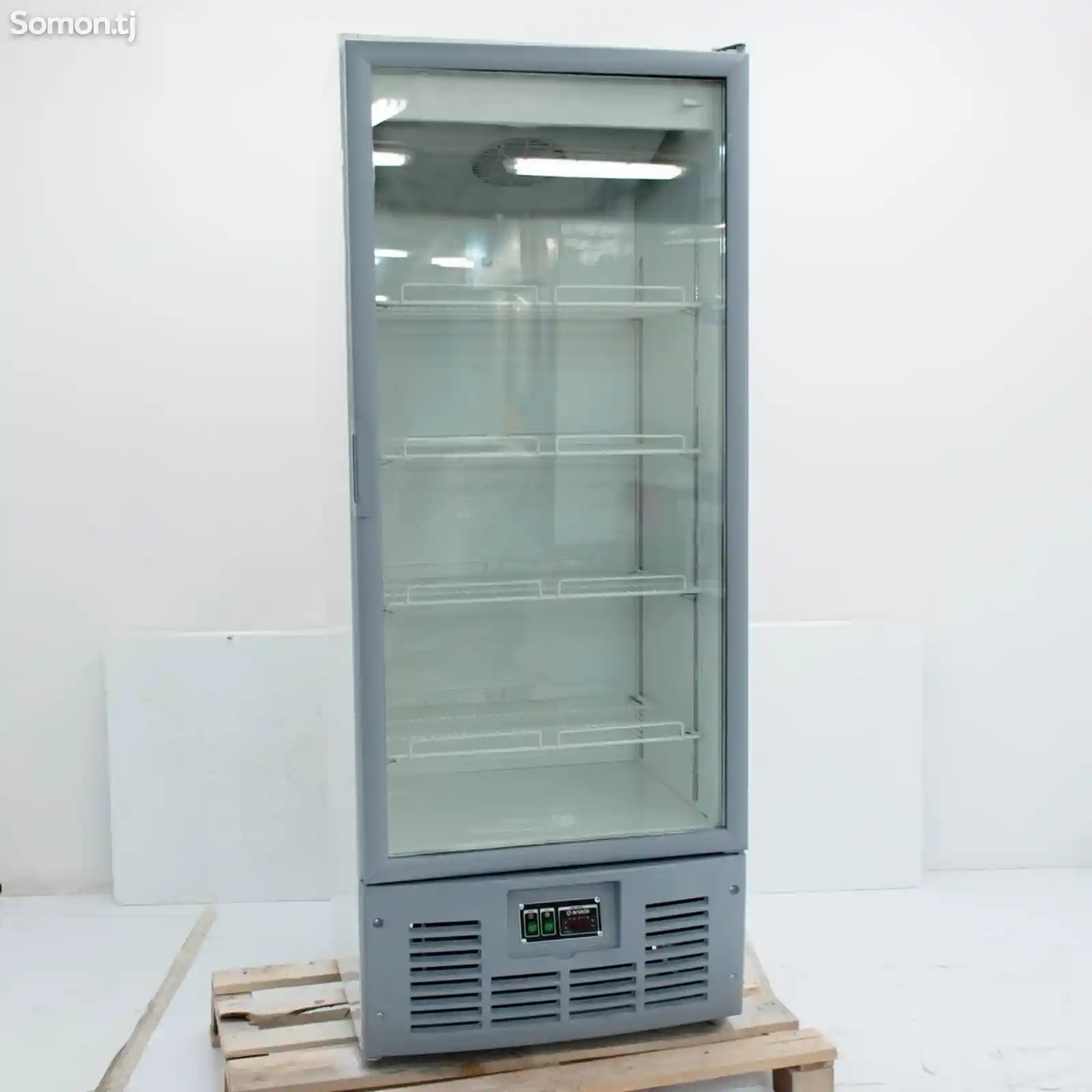 Холодильник витринный Ariada 700MS-4