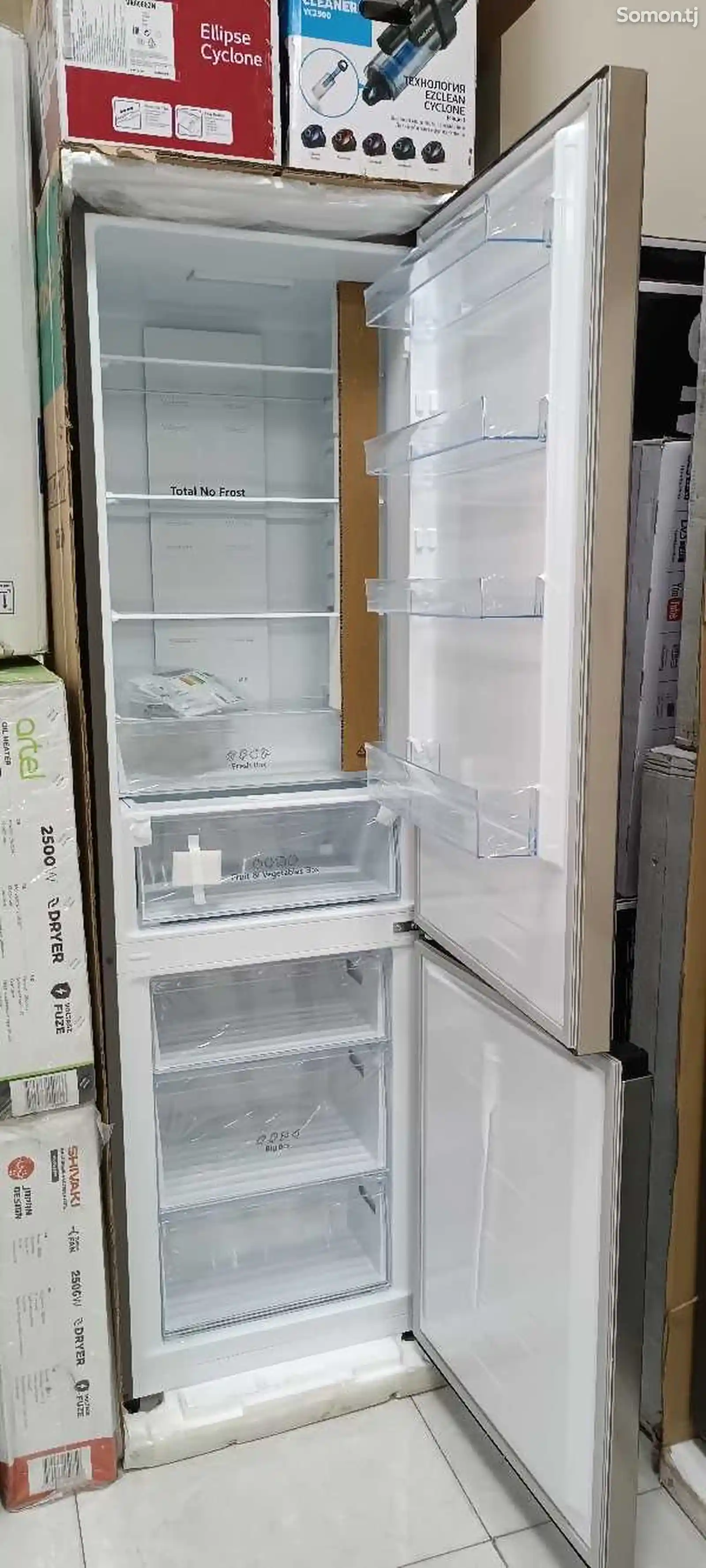 Холодильник Hisense-2