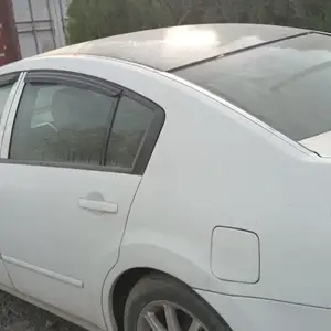 Nissan Maxima, 2004